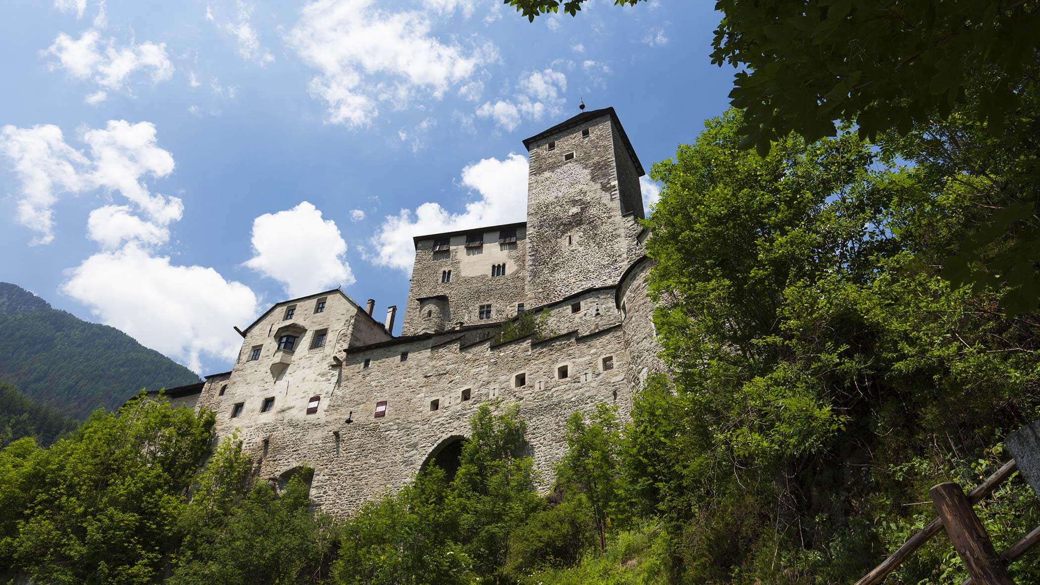 Vista sul Castello di Tures